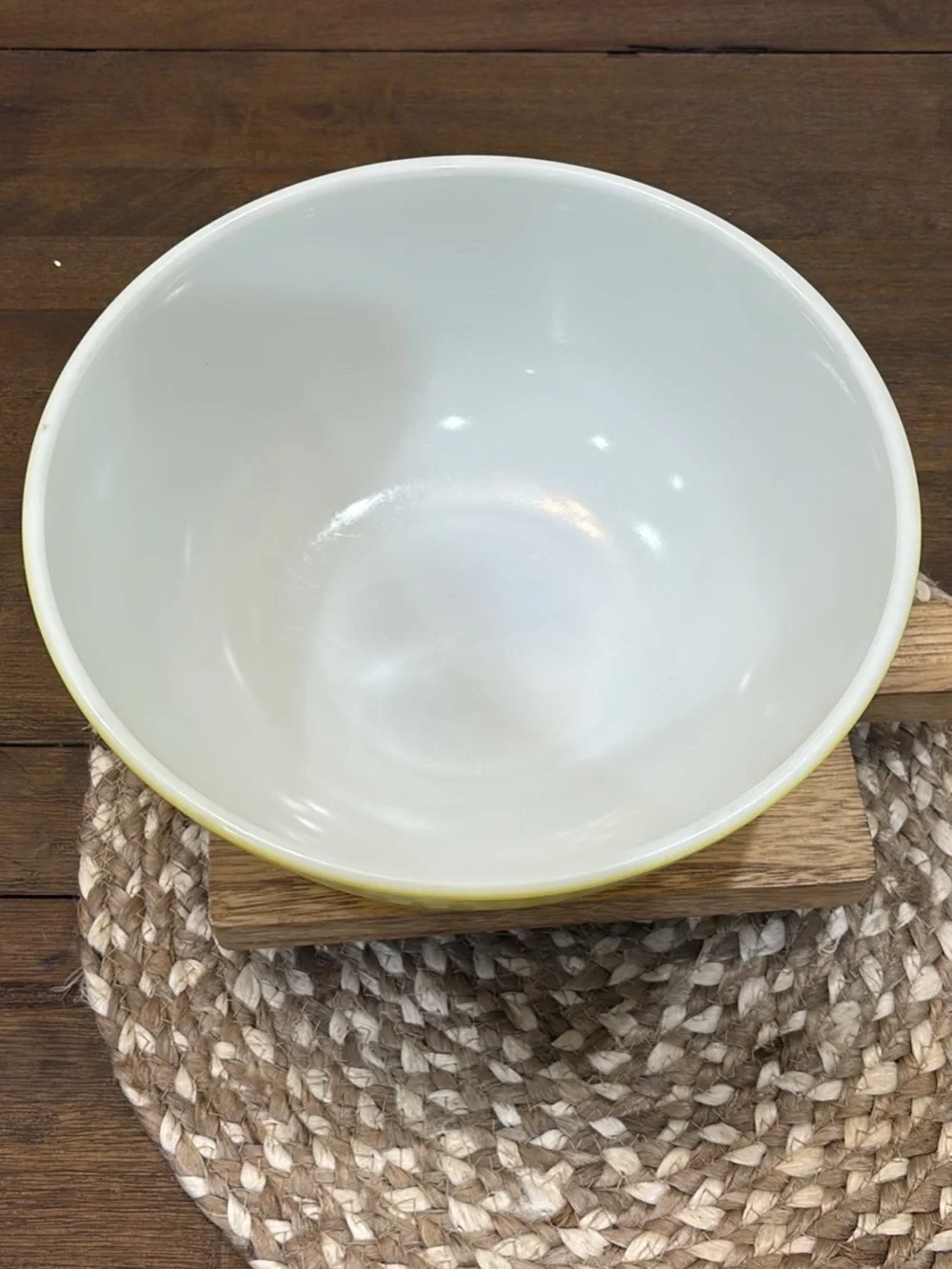 Pyrex Yellow Mixing 404 Bowl
